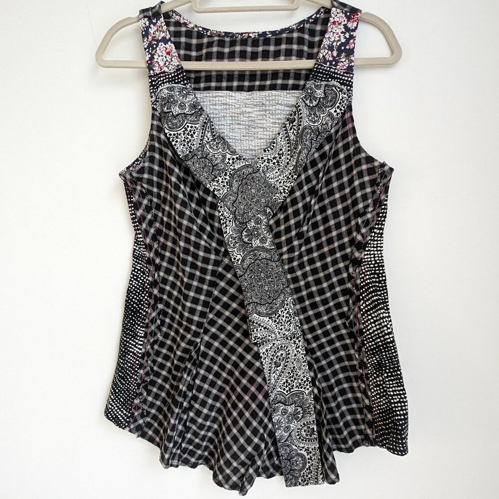 Anthropology Women's sleeveless shirt with multiple colorful patterns - Size M